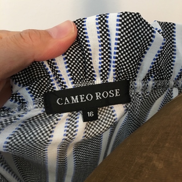 CAMEO ROSE  plus size cold shoulder stripe blouse. - Picture 5 of 8